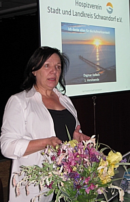 Referentin Frau Dagmar Vollath, Vorsitzende des Hospizvereins Stadt und Landkreis Schwandorf e.V.