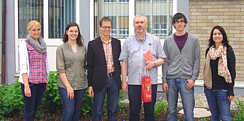 Prof. Scheuchenpflug mit Team und OStR Robert Glöckl